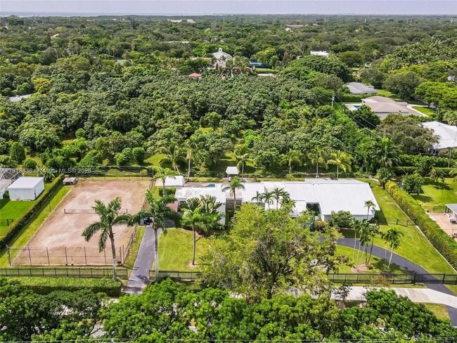 Building Photo - 6900 SW 136th St