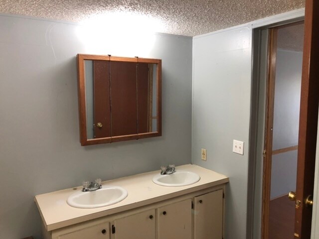 Building Photo - 102 Sunny Ln