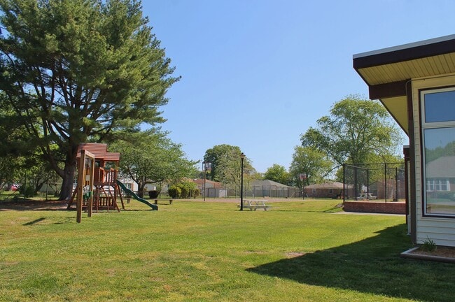 Building Photo - Ranch Home - Backs to Community Pool & Playgrounds - Pet-Friendly - Available 06-23-26!