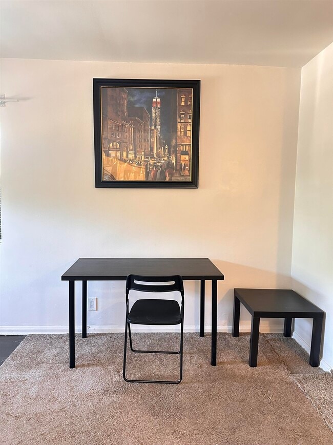 Building Photo - 411 Park Pl