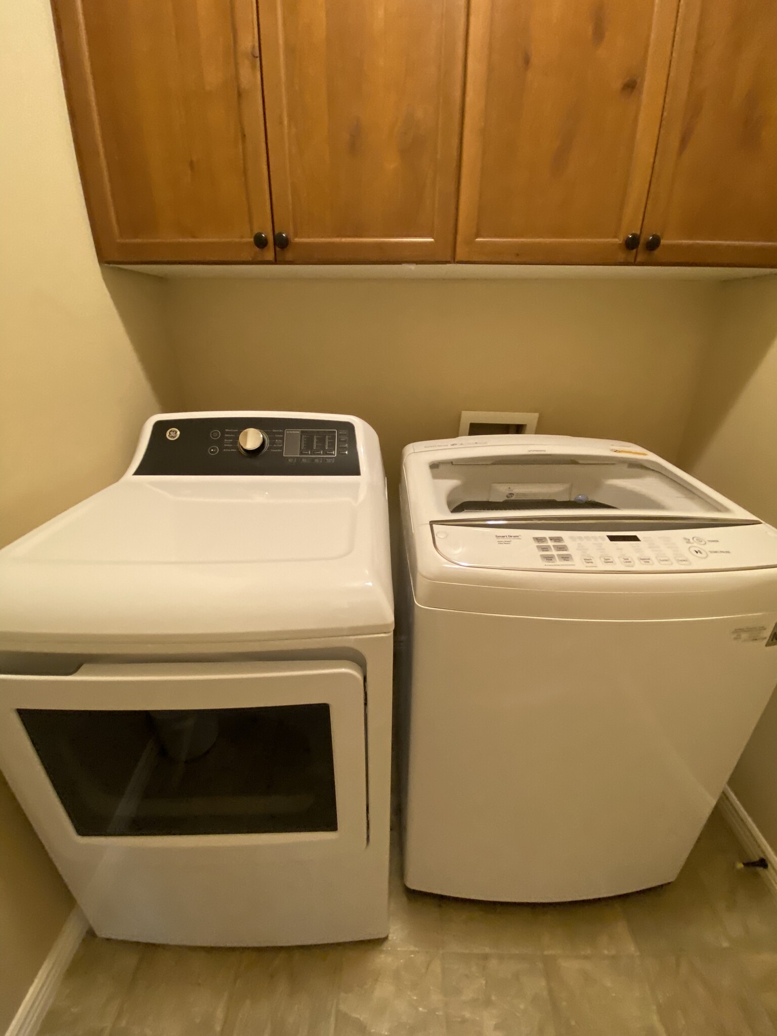 In-Unit Laundry - 1177 Northfield Rd