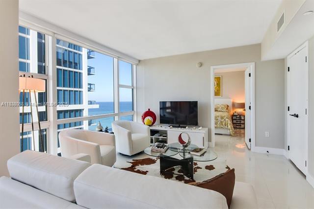 Building Photo - 6801 Collins Ave