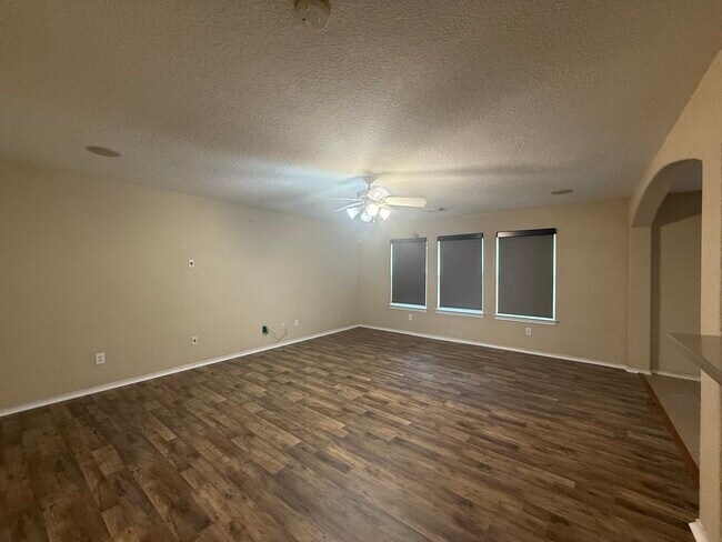 Building Photo - 11215 Overland Trail Dr