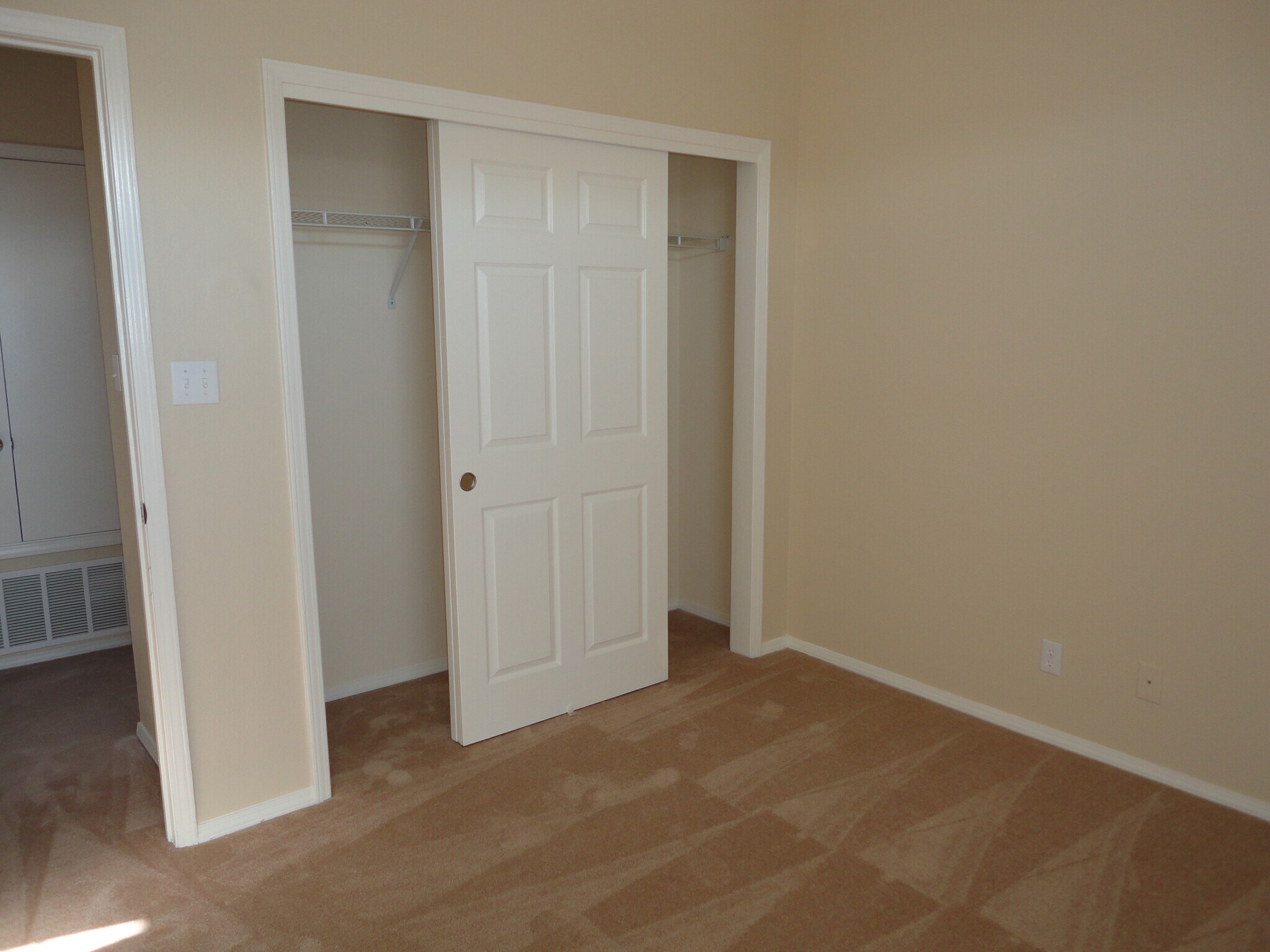 Building Photo - 6801 Augusta Hills Dr NE
