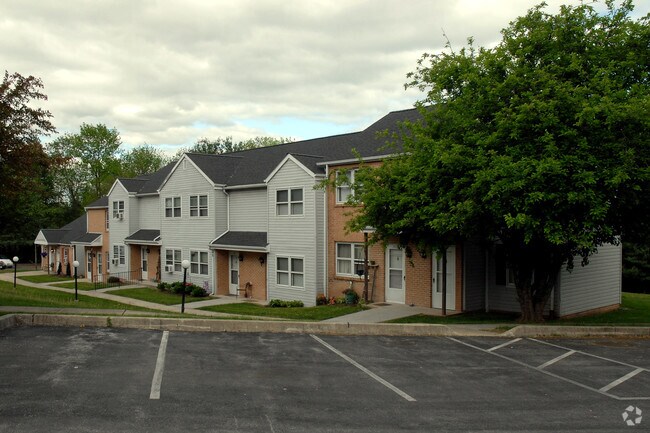 Building Photo - Country Side Estates