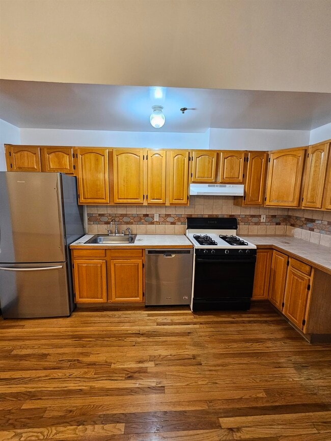 Building Photo - 2707 Central Ave