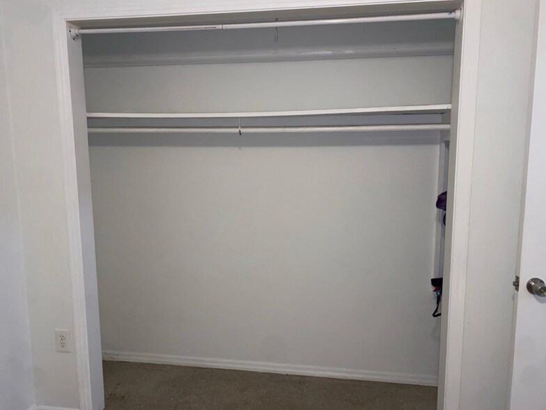 Building Photo - 5107 E 113th Ave