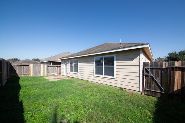 Building Photo - 26419 Marble Falls Bend