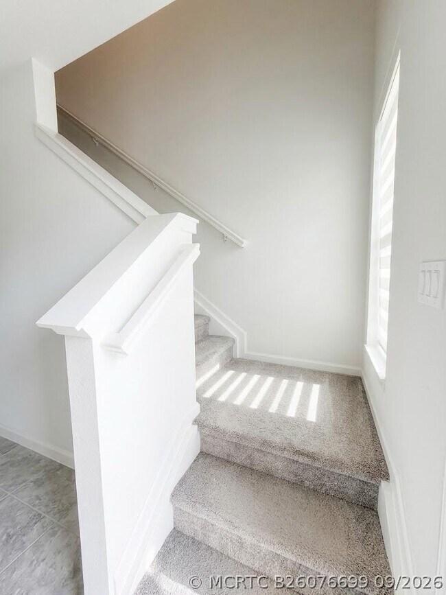 Building Photo - 16483 Helix Ct