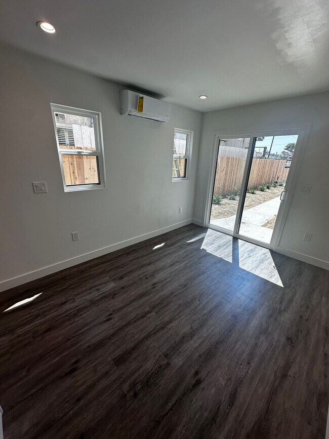 Building Photo - 611 Silver Strand Blvd