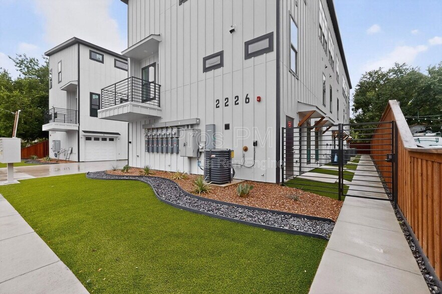 Building Photo - 2226 Shea Rd