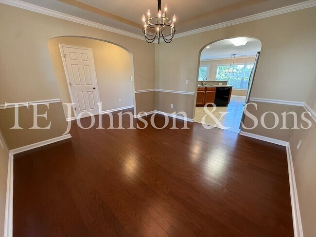 Building Photo - Spacious 4 Bedroom Home with Fenced Yard & Two Car Garage in Clemmons