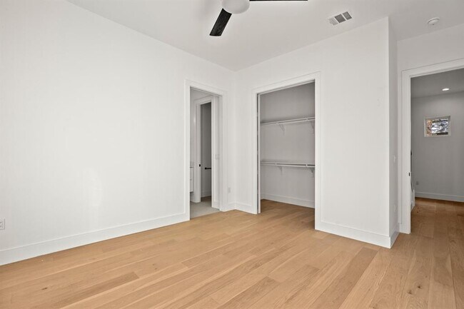 Building Photo - 2715 Sweeney Ln