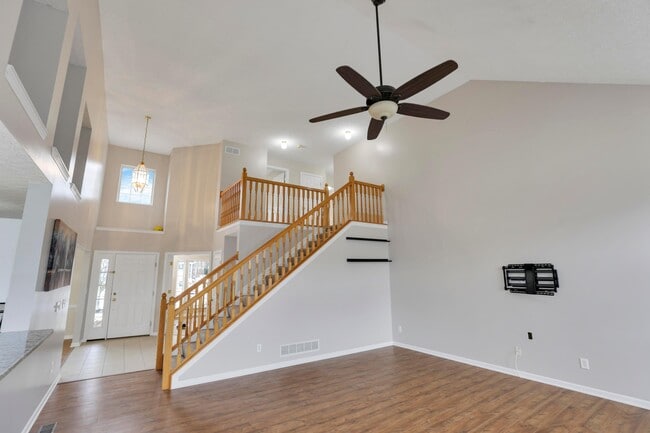 Building Photo - 3796 Village Club Dr