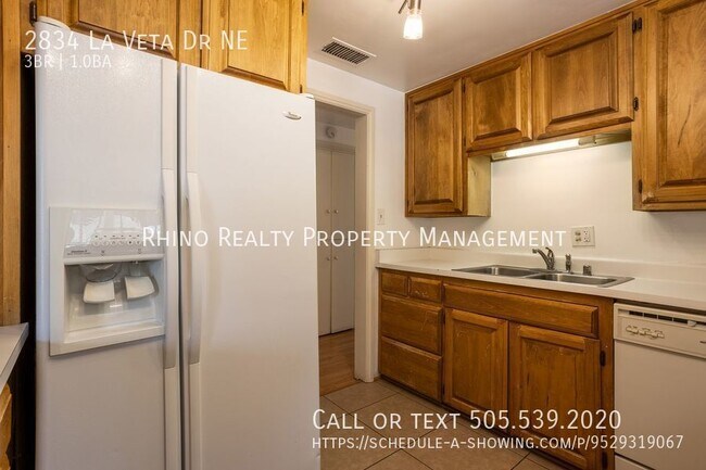 Building Photo - 2834 La Veta Dr