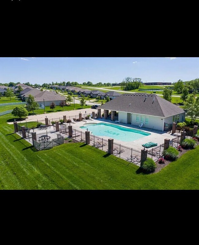 Building Photo - 5610 Abercorn Dr