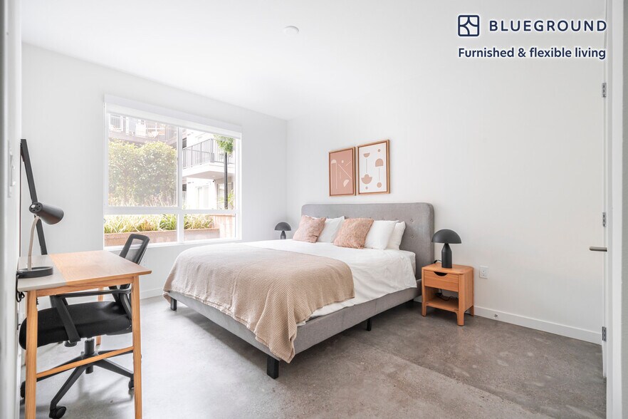 Building Photo - 101 River Pk Dr