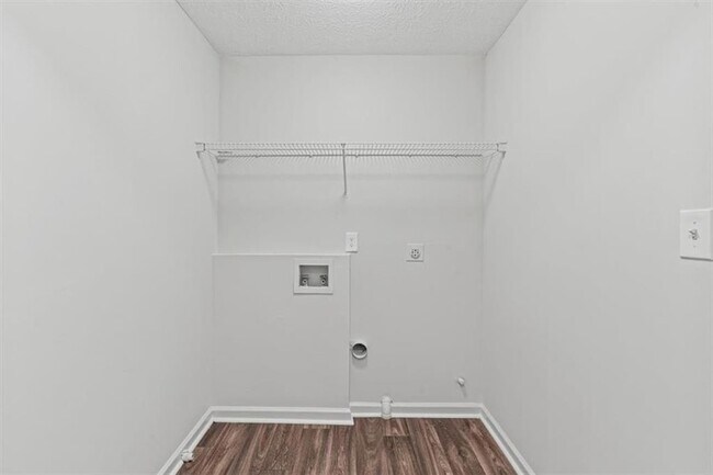 Building Photo - 3360 Pierce Arrow Cir