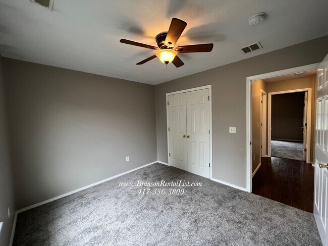 Building Photo - Newly Remodeled 3BR/2BA