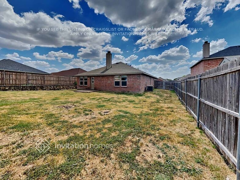 Building Photo - 602 Azalea Dr