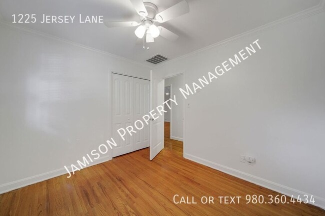 Building Photo - 1225 Jersey Ln