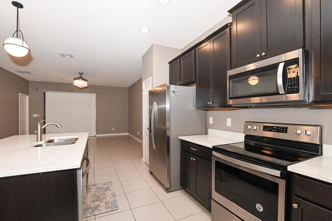 Building Photo - 1618 Merriment Way