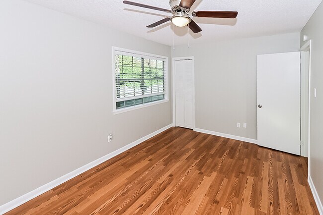 Building Photo - 4000 Sandra Ln