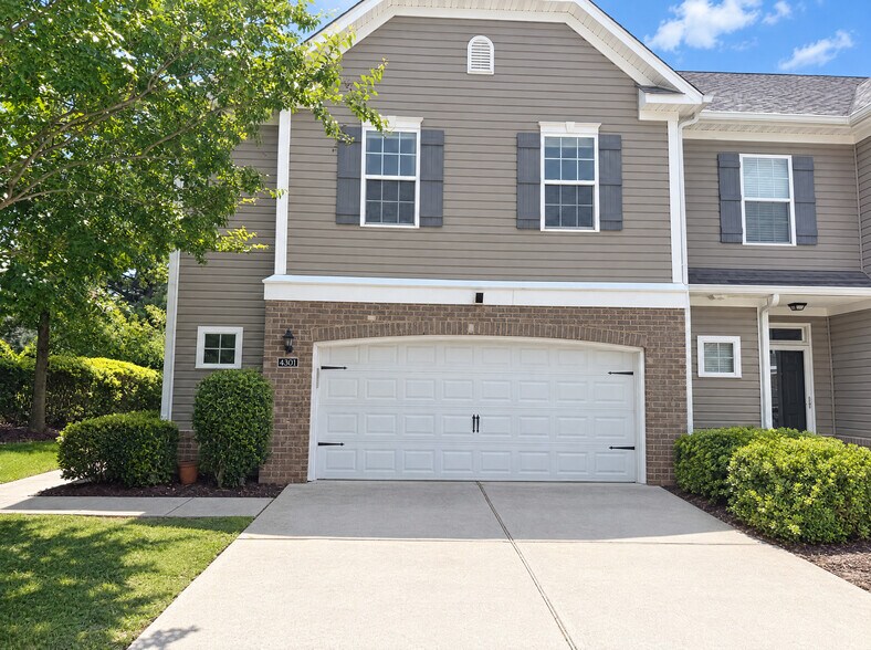 Building Photo - 4301 Cattail Ln