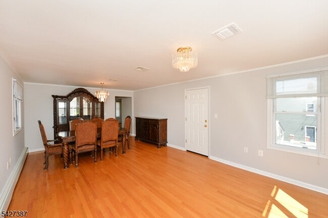 Building Photo - 142 Grand Ave