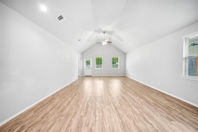 Building Photo - 14102 Silver Falls Ct