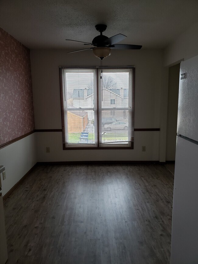 Building Photo - 5742 Ryewyck Dr