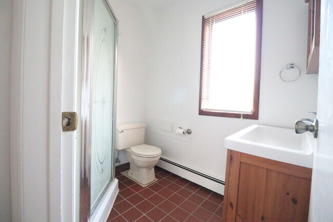 Building Photo - 270 Connetquot Rd