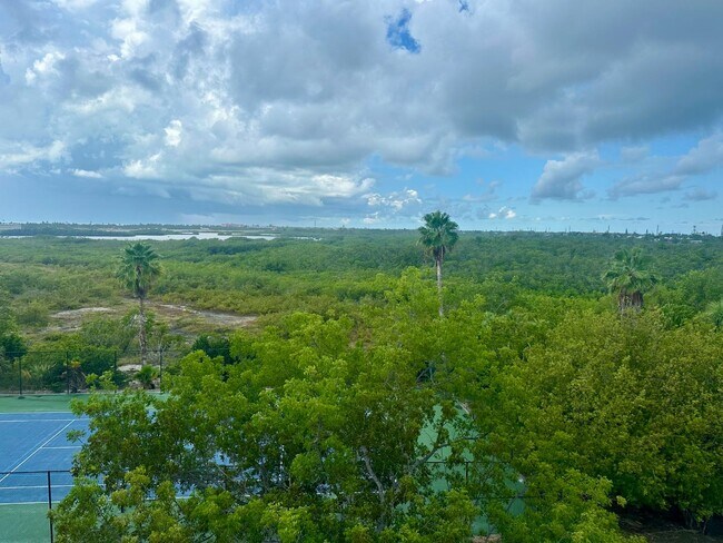 Building Photo - 3635 Seaside Dr