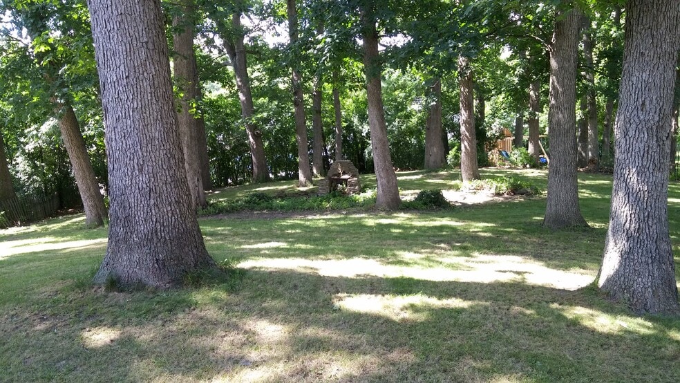 Building Photo - 18415 Hoffman Ave