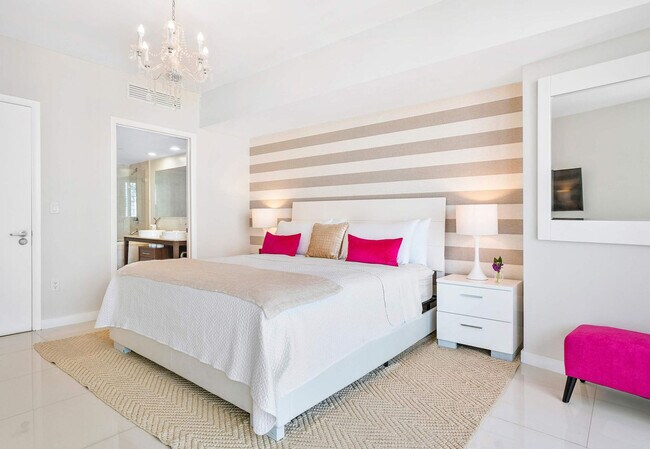 Building Photo - 485 Brickell Ave