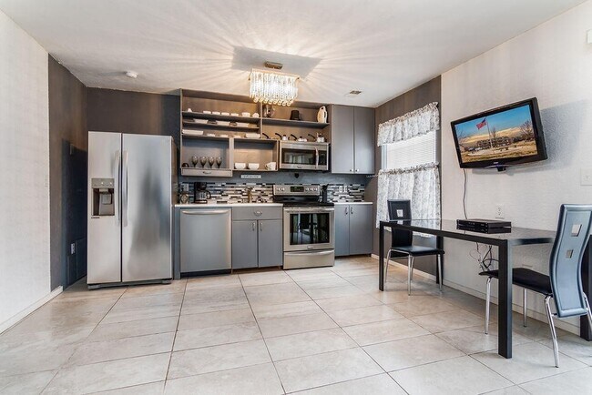 Building Photo - Beautiful Unfurnished 1 Bedroom 1 bath Apartment for Rent in Branson, MO