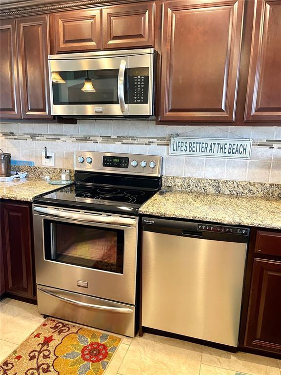 Building Photo - 4650 Cove Cir