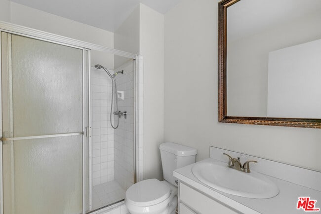 Building Photo - 1811 Parnell Ave