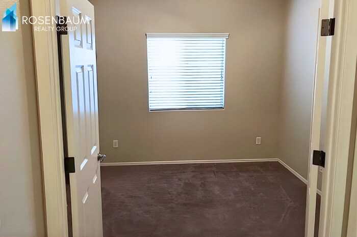 Building Photo - 14951 N 145th Ave