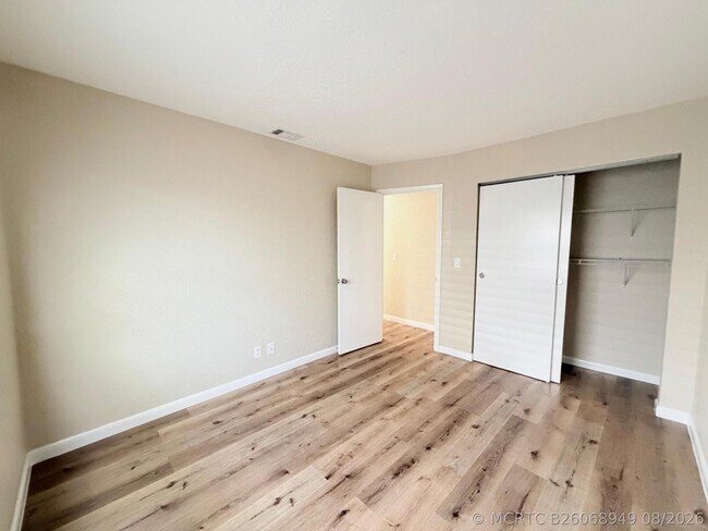 Building Photo - 8748 Sunset Dr