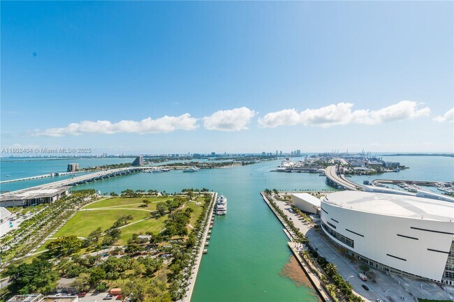 Building Photo - 888 Biscayne Blvd