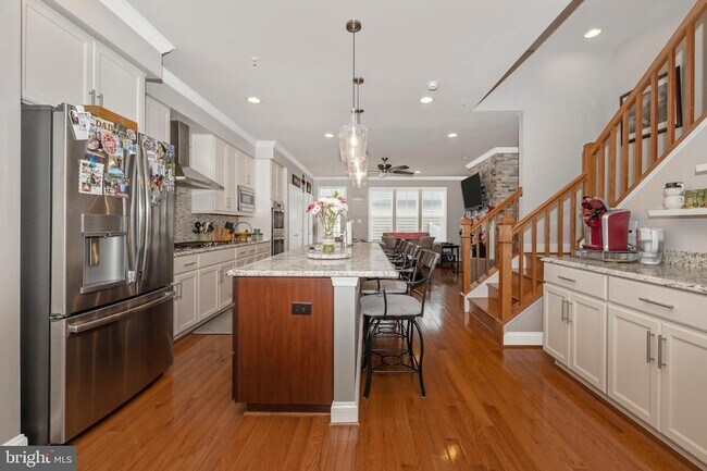 Building Photo - 619 Blandwood Rd