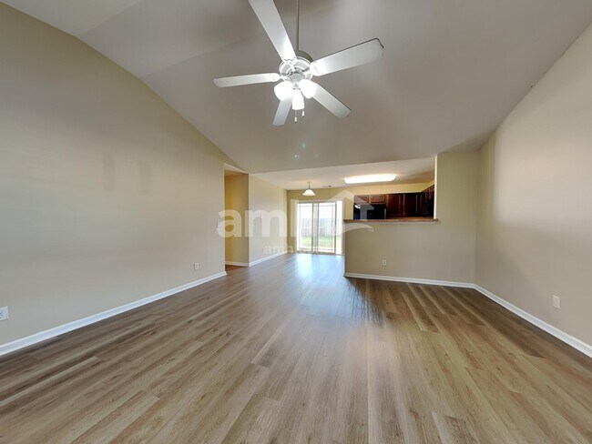 Building Photo - 117 Roseberry Cir