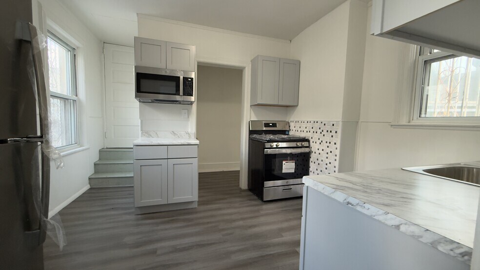 Building Photo - 2521 John F Kennedy Blvd