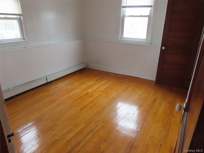 Building Photo - 2 Deer Park Ave