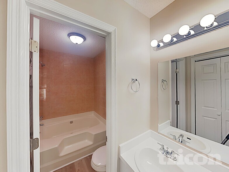 Building Photo - 209 Tavern Fare Rd