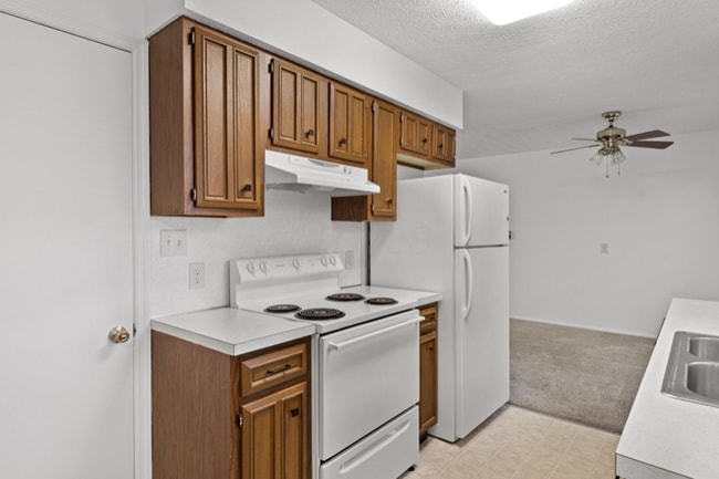 Building Photo - 168 Lincoln St