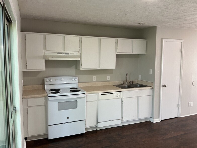 Building Photo - 251 Tinker Hill Cv