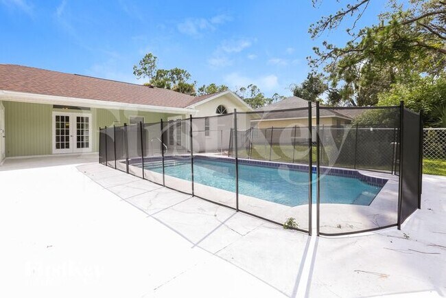 Building Photo - 4390 La France Ave