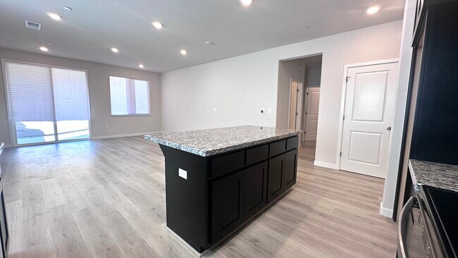 Building Photo - 8024 Pasadena Dr